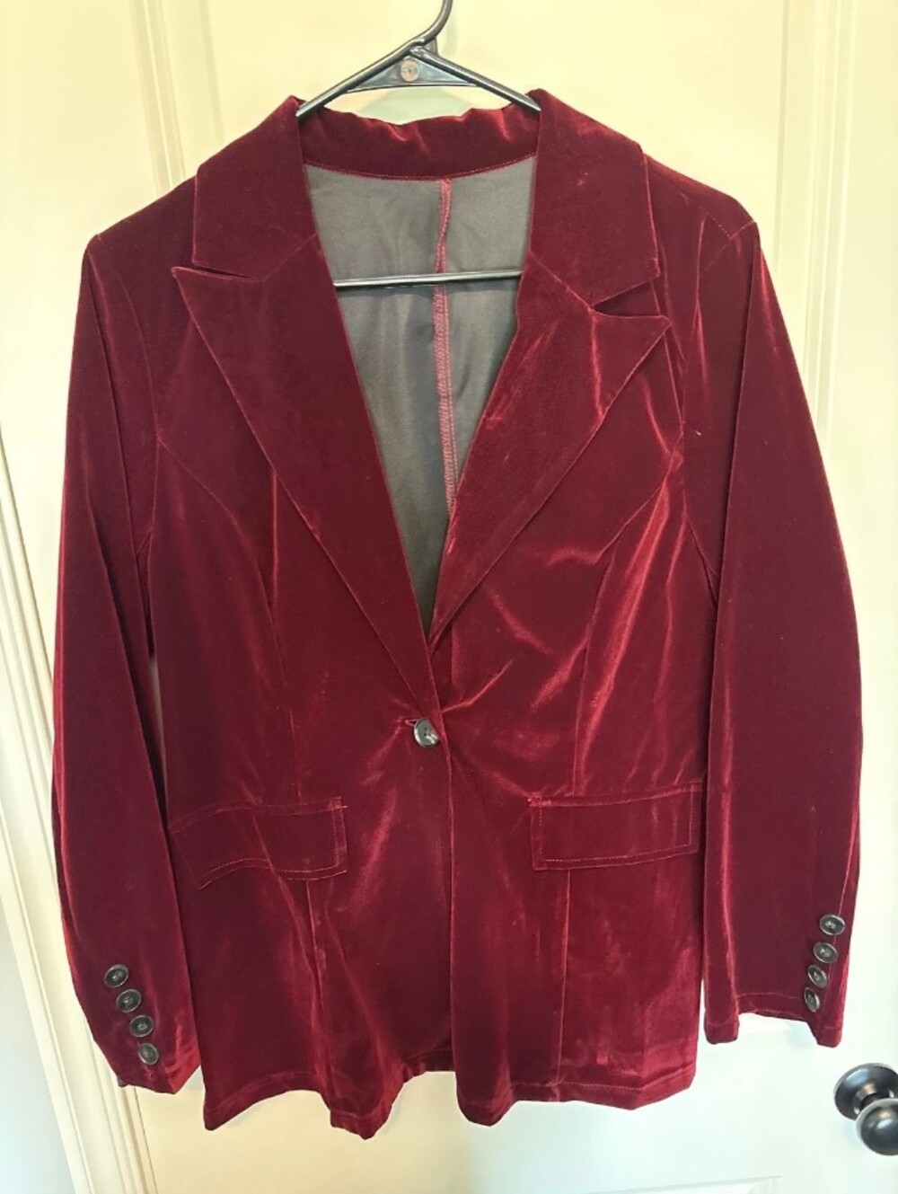 Women's Velvet Single-Button Blazer - Deep Wine
